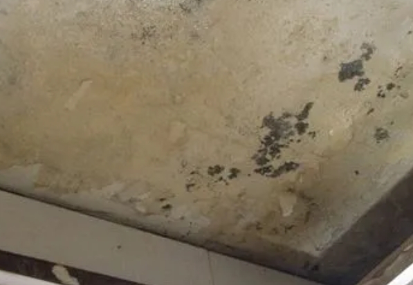 宝鸡阳台漏水维修公司分享下宝鸡卫生间渗水维修需要注意哪些问题。
